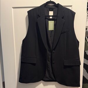 Women’s tuxedo style vest NWT